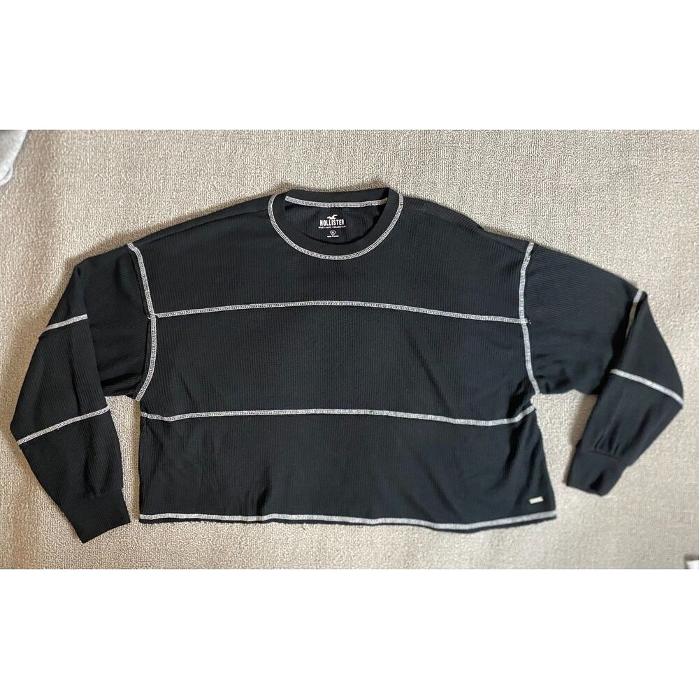 Hollister Must-Have Collection Relaxed Fit Long Sleeve Crop Top